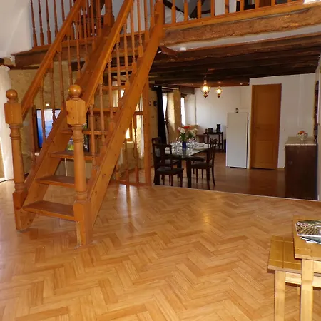 Rural, Proche Des Sites Touristiques