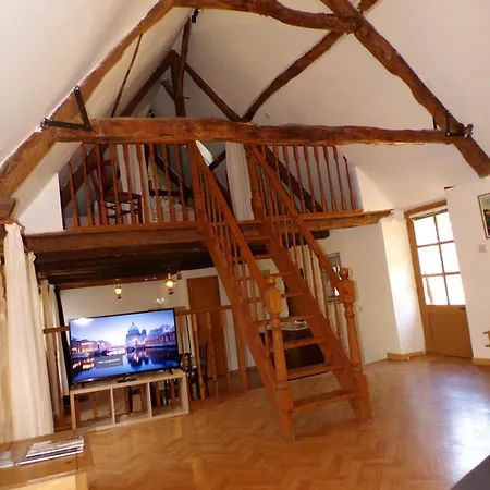 Prázdninový dům Rural, Proche Des Sites Touristiques Gourdon-en-quercy