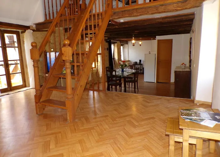 Rural, Proche Des Sites Touristiques